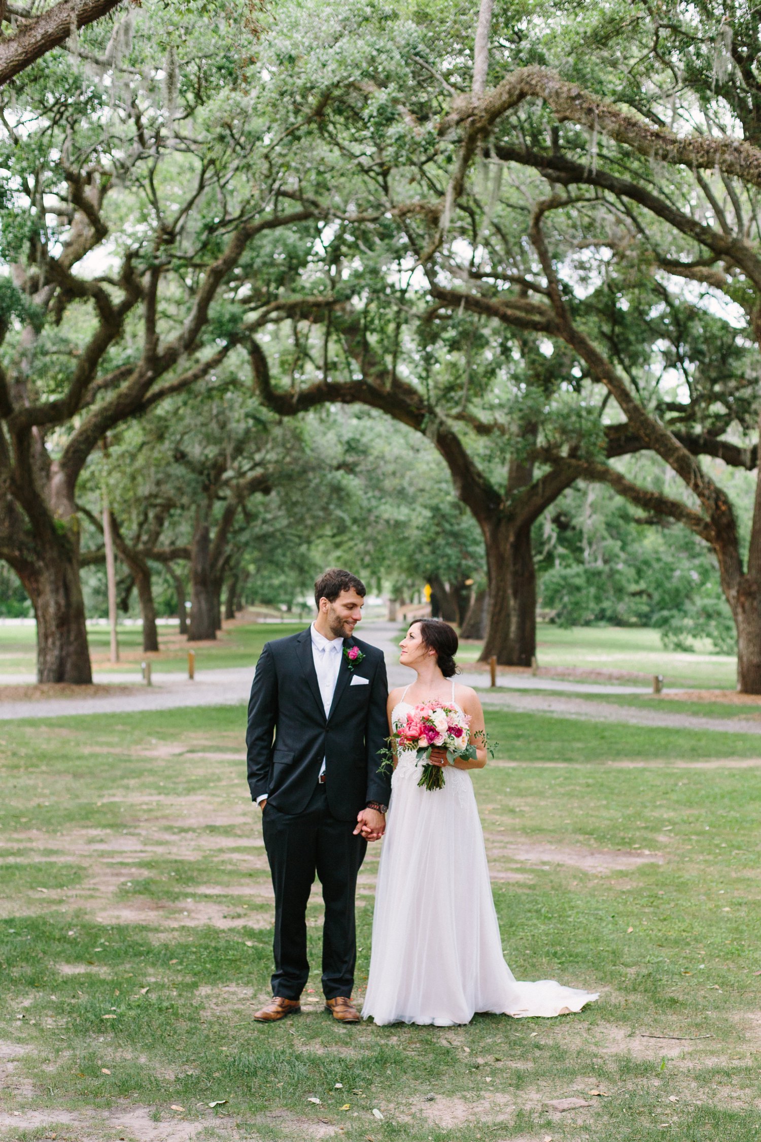 Lindsey_A_Miller_Photography_mcleod_plantation_wedding_charleston_south_carolina_clear_tent_spring_mod_events_033.jpg