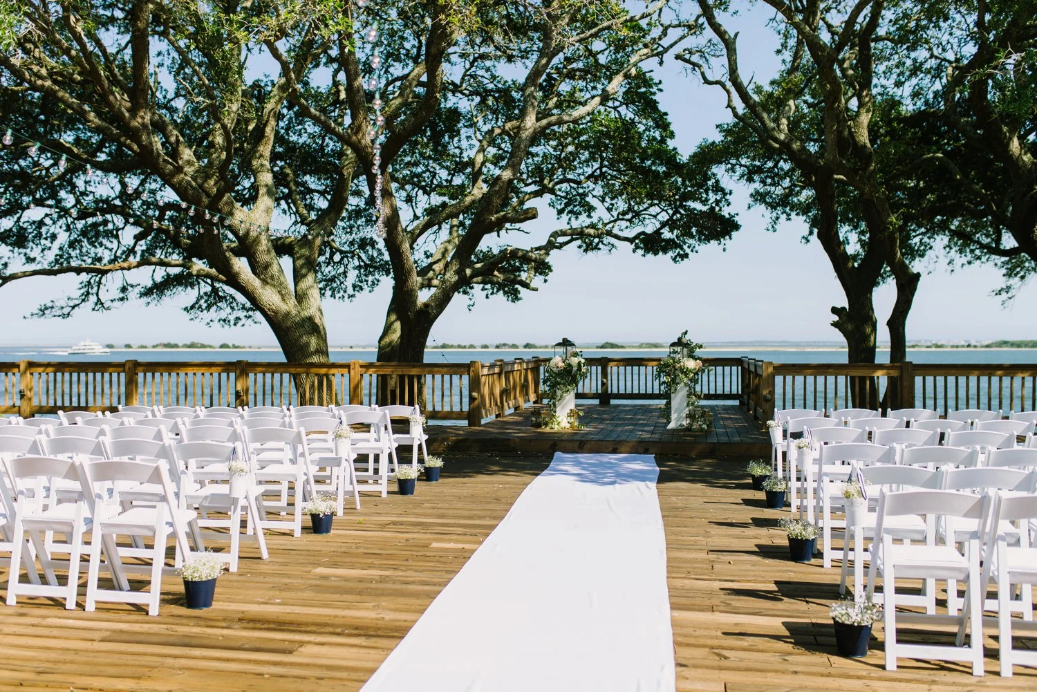 Lindsey_A_Miller_Photography_wedding_southport_community_building_bubbly_events_north_carolina_coasta_cannon_nautical_historic_014.jpg
