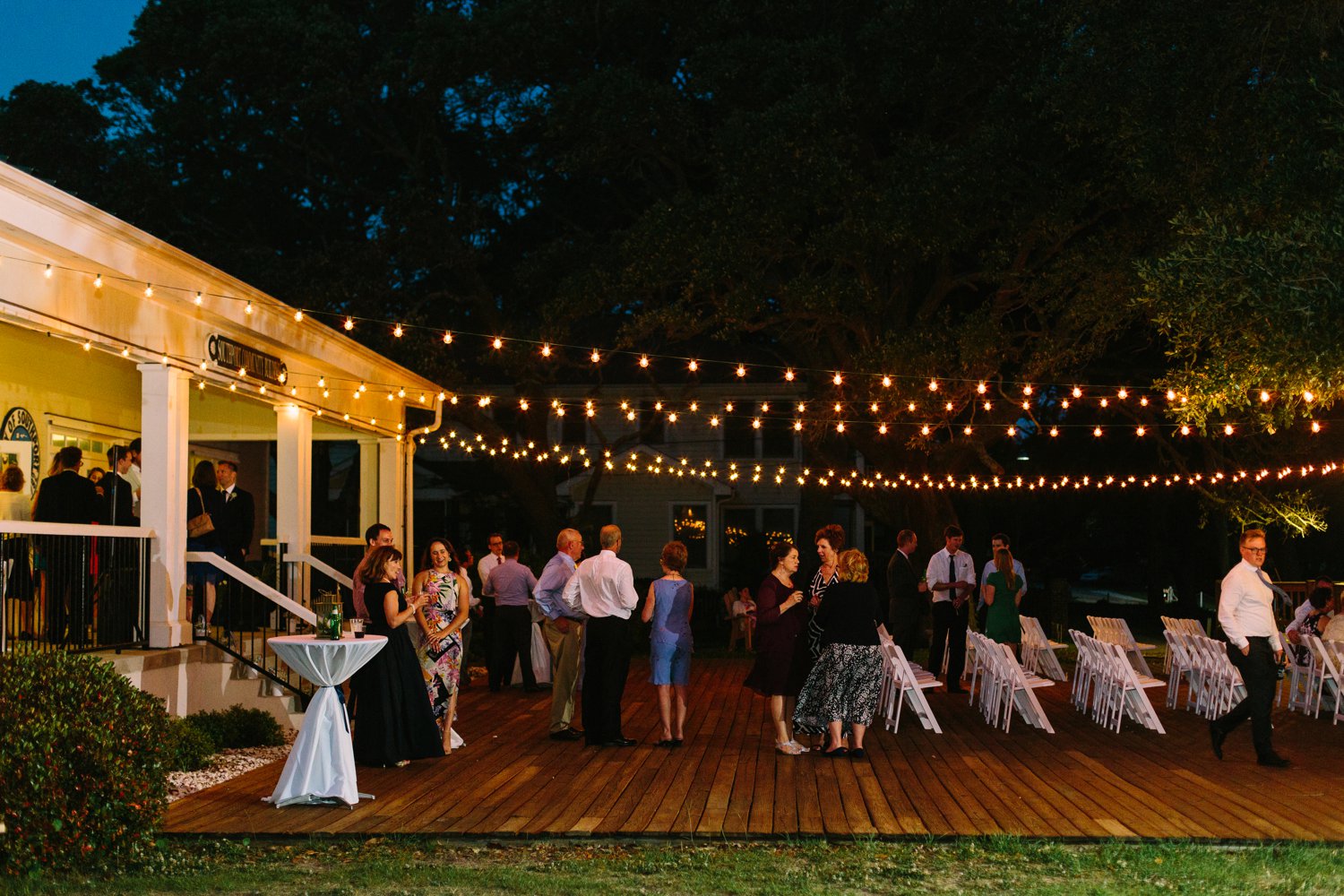 Lindsey_A_Miller_Photography_wedding_southport_community_building_bubbly_events_north_carolina_coasta_cannon_nautical_historic_085.jpg