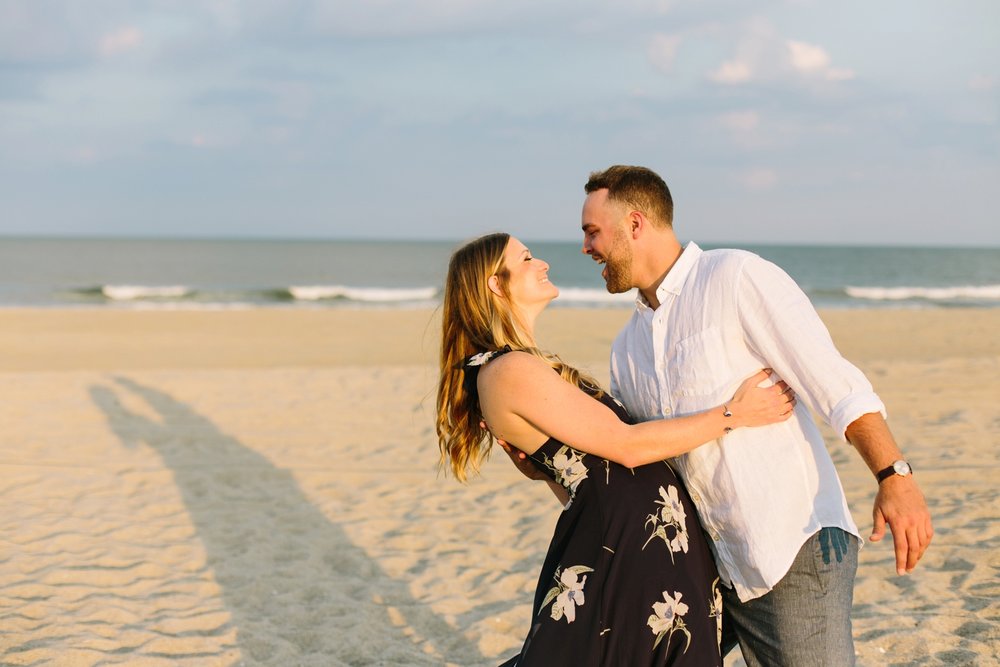 Fort-Fisher-engagement-session-beach-wilmington-north-carolina-lindseyamillerphotography_0005.jpg