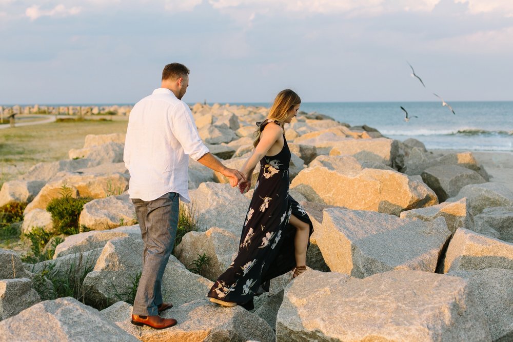 Fort-Fisher-engagement-session-beach-wilmington-north-carolina-lindseyamillerphotography_0013.jpg