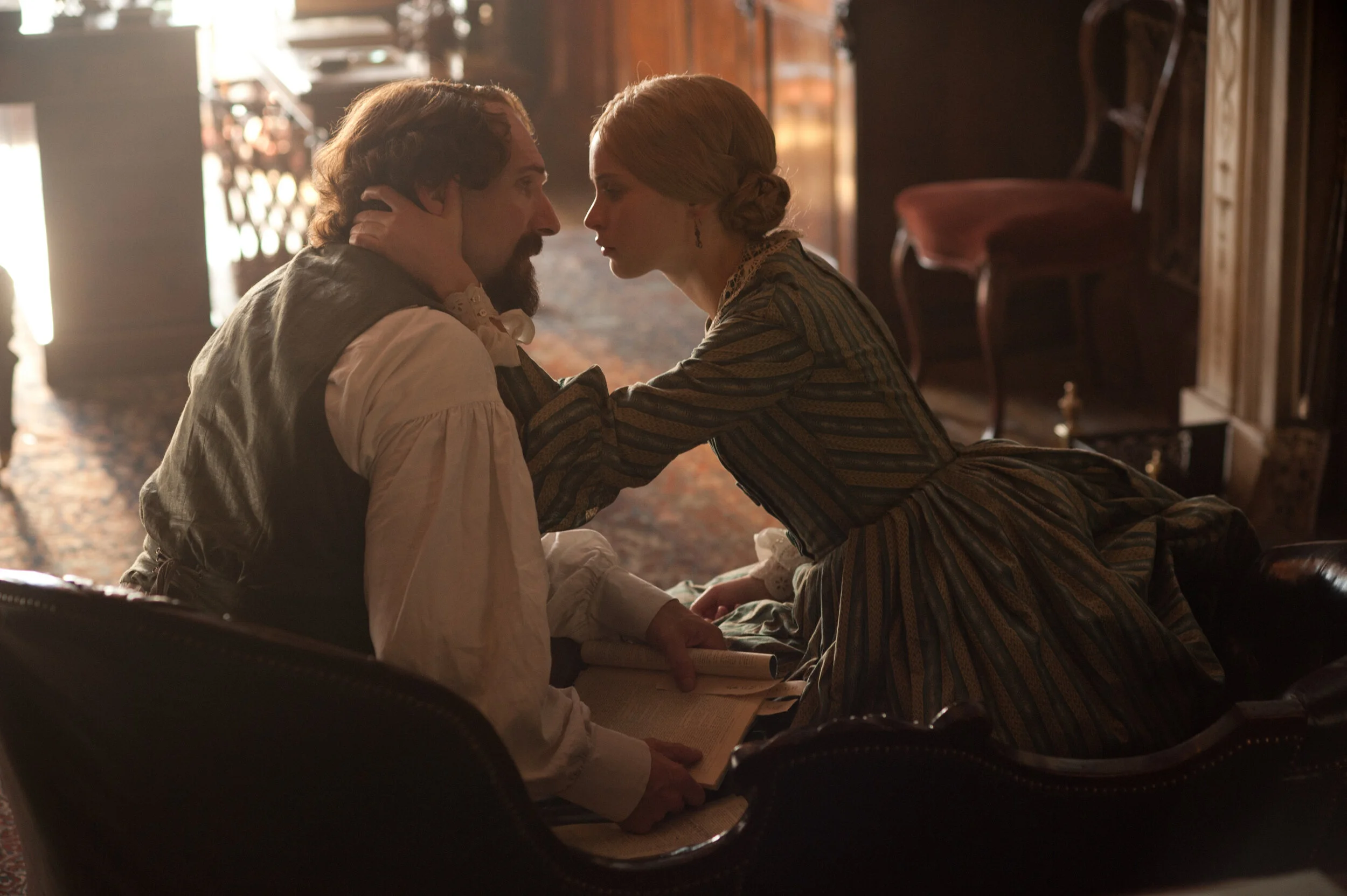the-invisible-woman-ralph-fiennes-felicity-jones.jpg