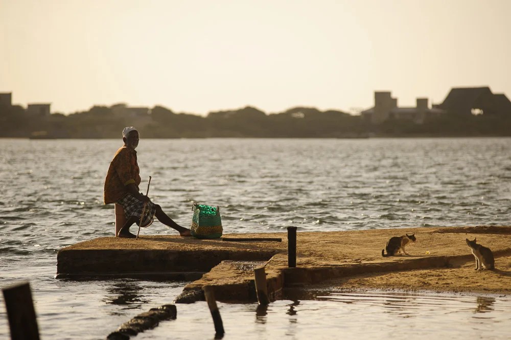 Tourism accounts for the vast majority of the archipelago's income, either directly through hoteliers and boat-owners, to fishermen who provide food to the thousands of tourists who visit annually.