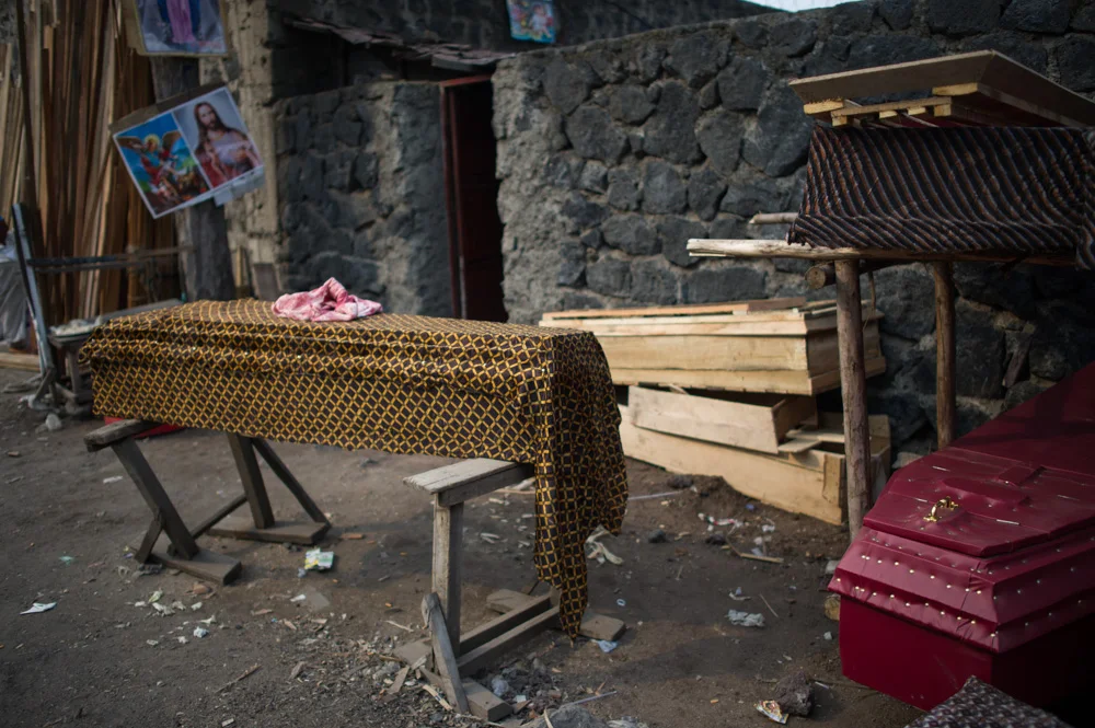 A coffin being prepared in Goma's streets