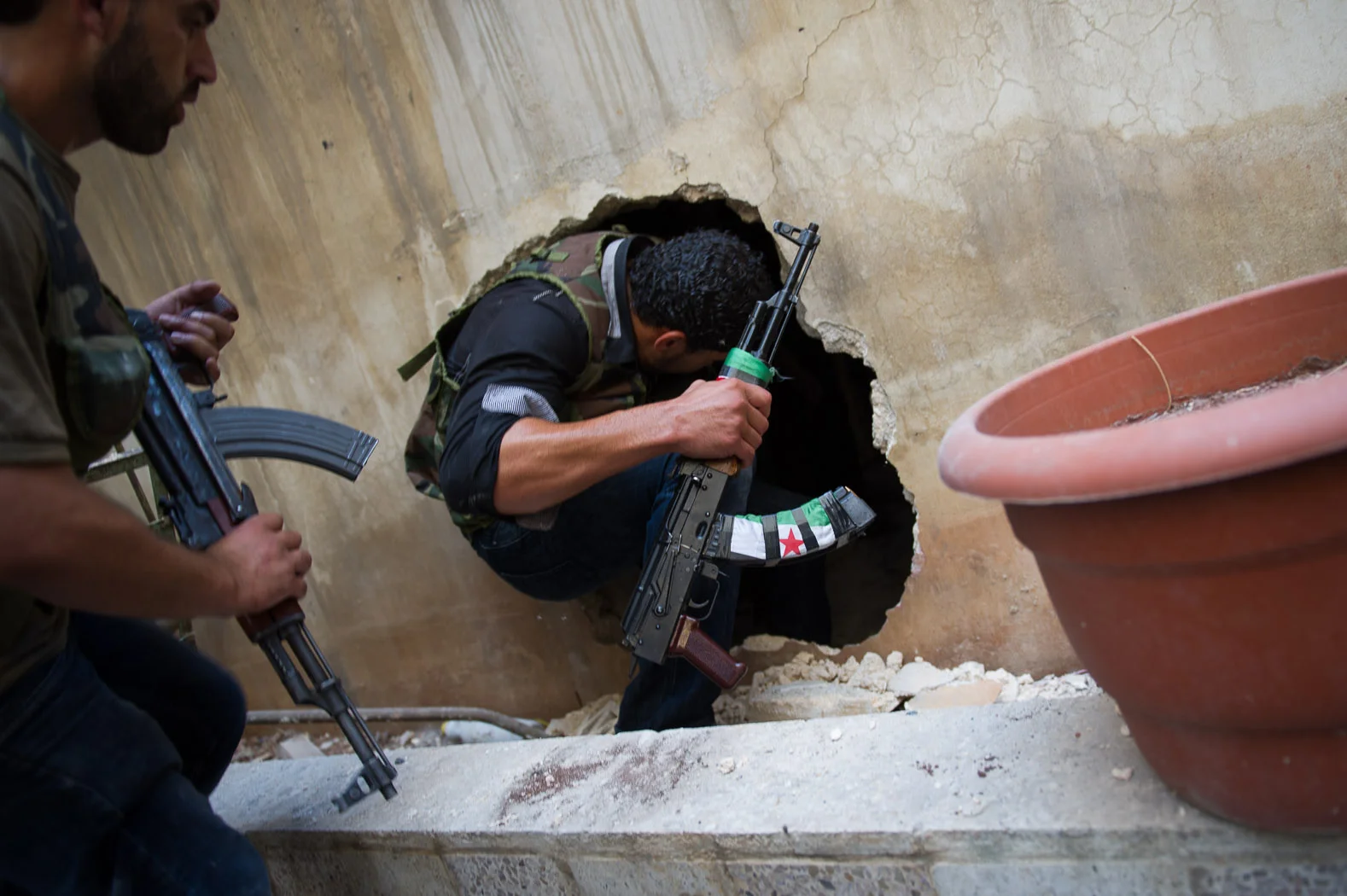 The rebels' knowledge of the city gave them a significant advantage over the better equipped loyalist troops. They created passages through what once were houses to navigate the city away from the snipers of the regime.