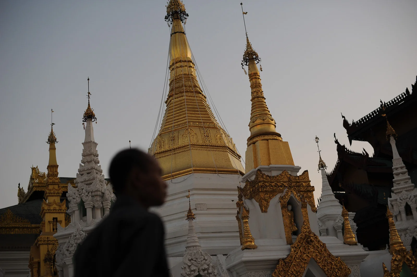 phil-moore_mya_yangon_6761.jpg