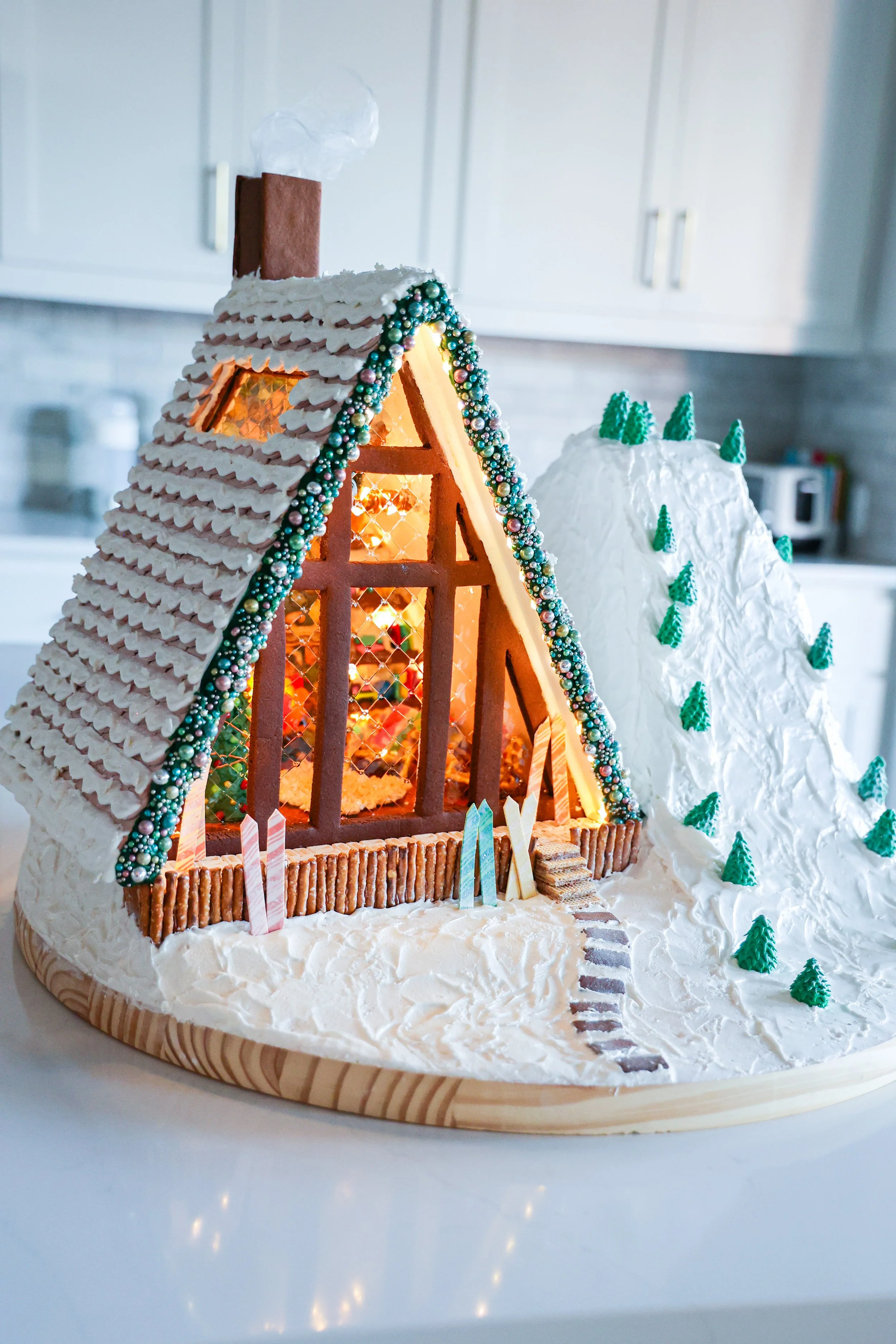 Gingerbread_SkyChalet_2021-4.jpg