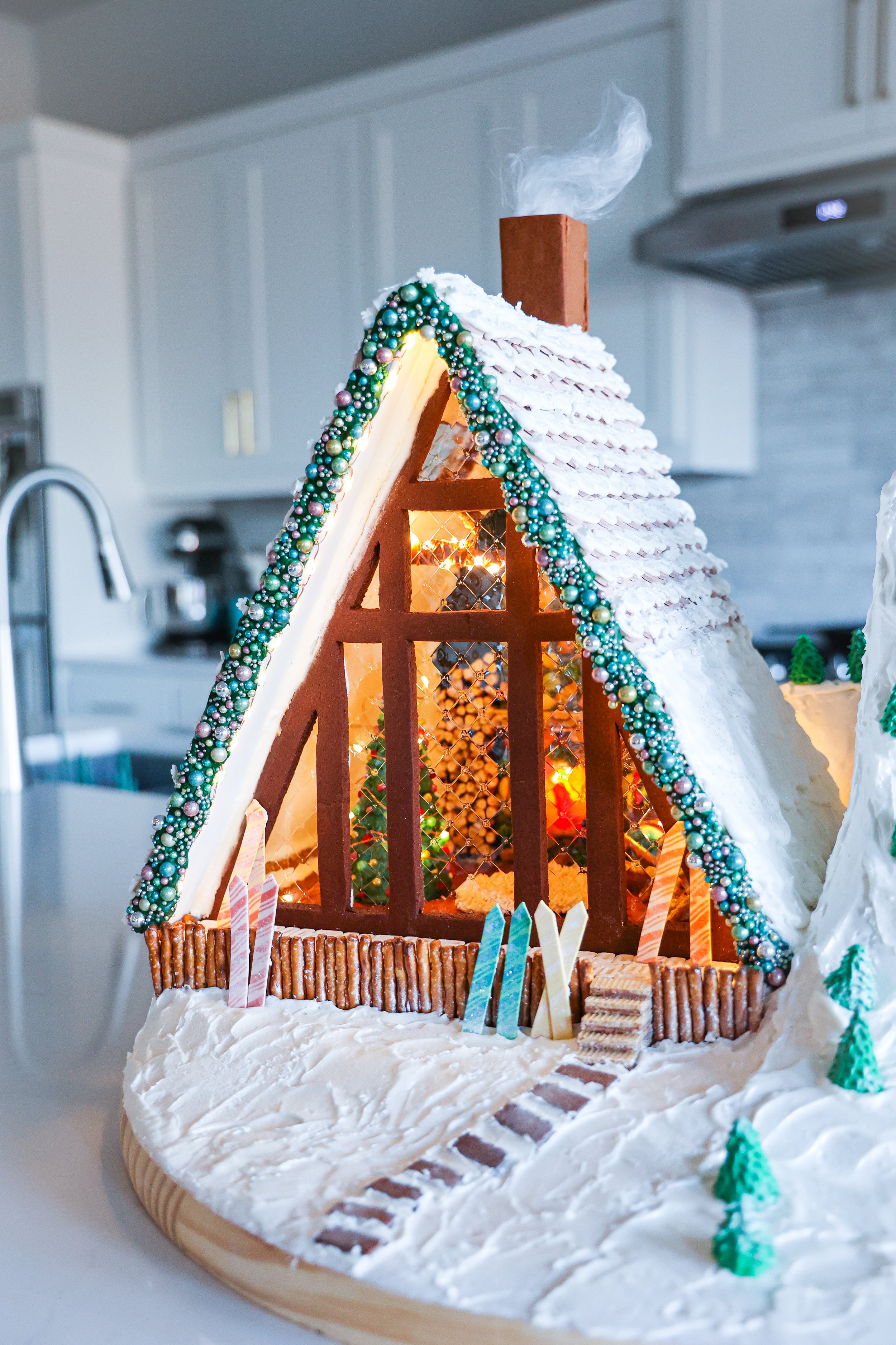 Gingerbread_SkyChalet_2021-3.jpg