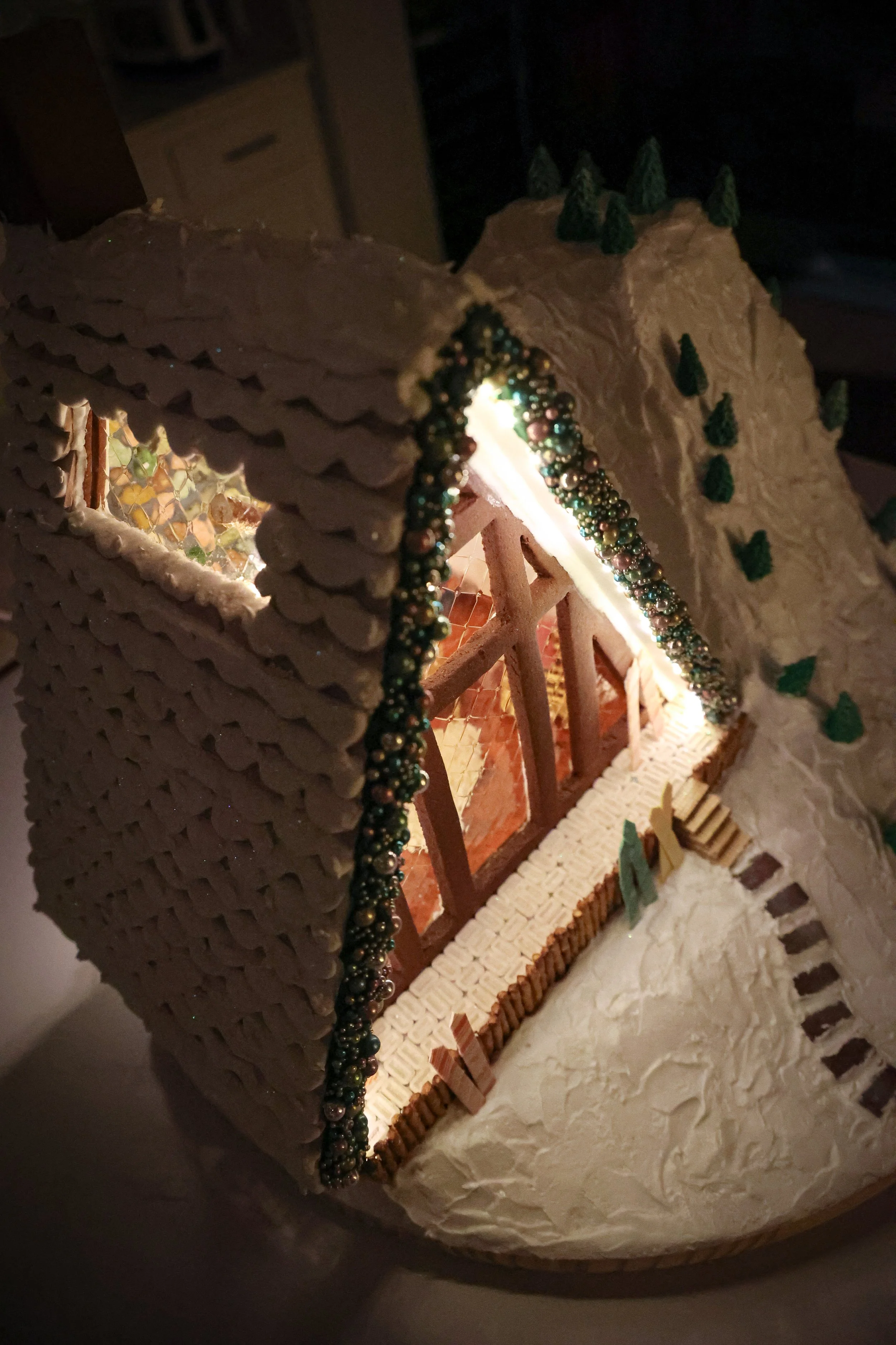 Gingerbread_SkyChalet_2021-6.jpg