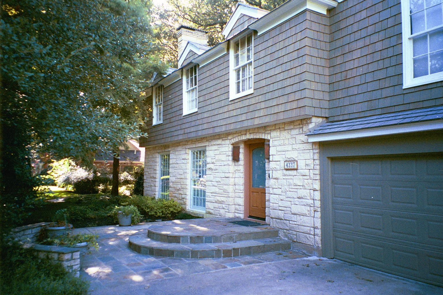 PA16501100026.jpg