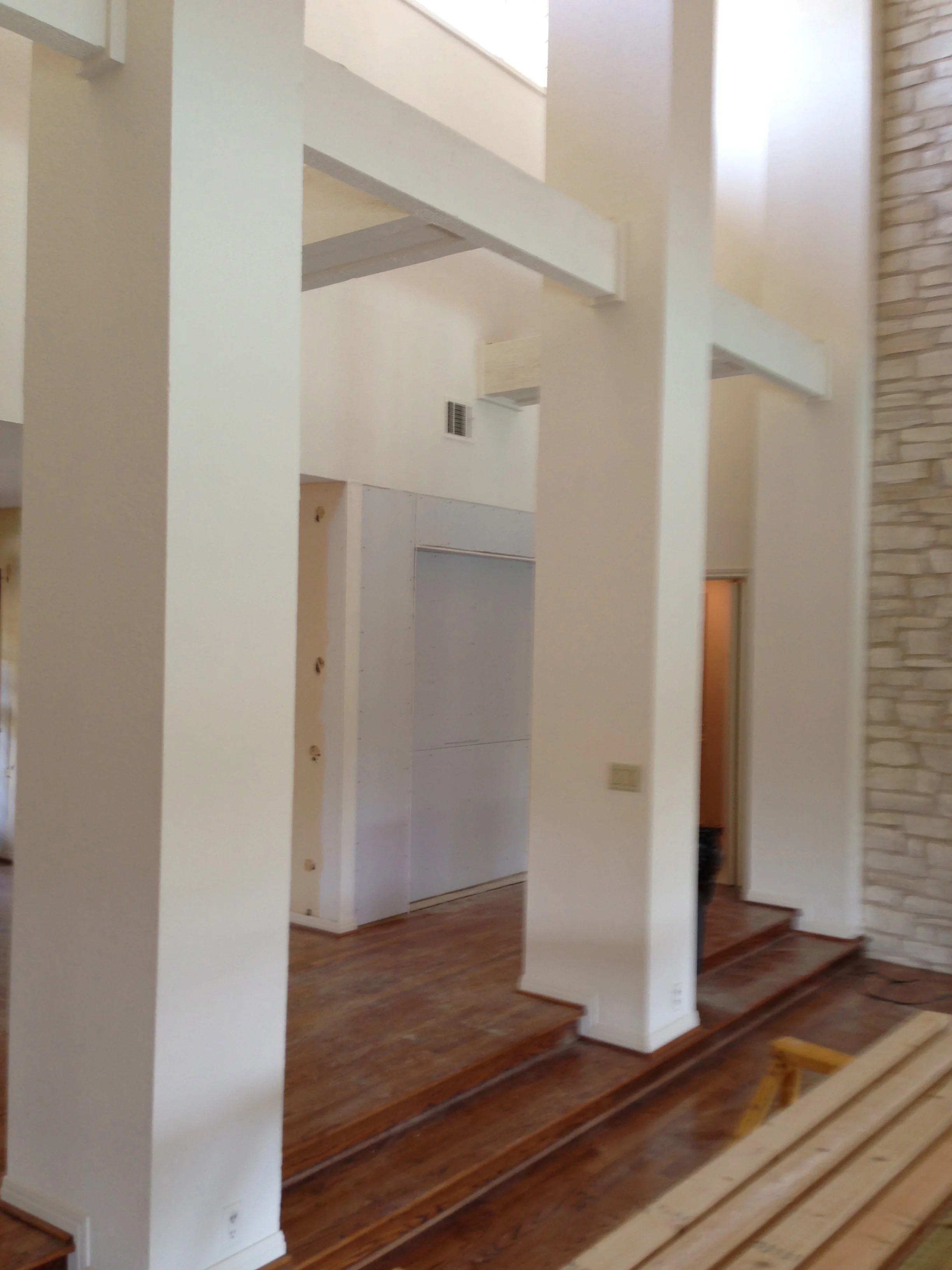 Most of the art niche in the Transverse Hall has been completed. Now the floor on which the piece will rest is to be installed