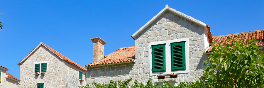 1-stone-house-in-split-croatia-freepik.png