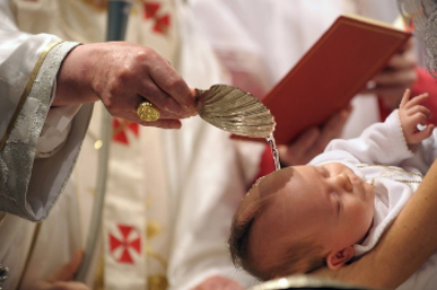 pope baptizing.jpg
