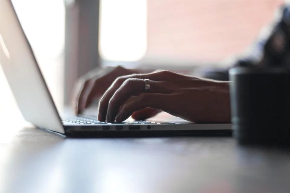 typing-working_940CB5B9CD.jpg