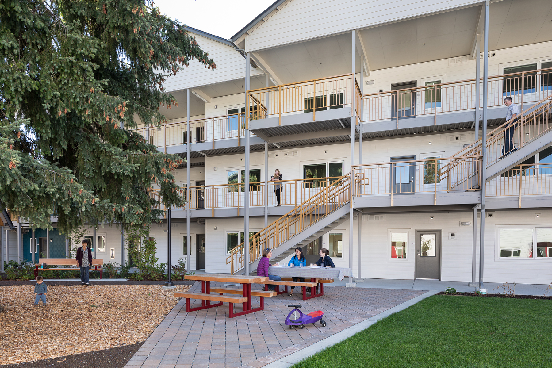 Project Image_Sunset Court_Exterior_Courtyard_1.jpg