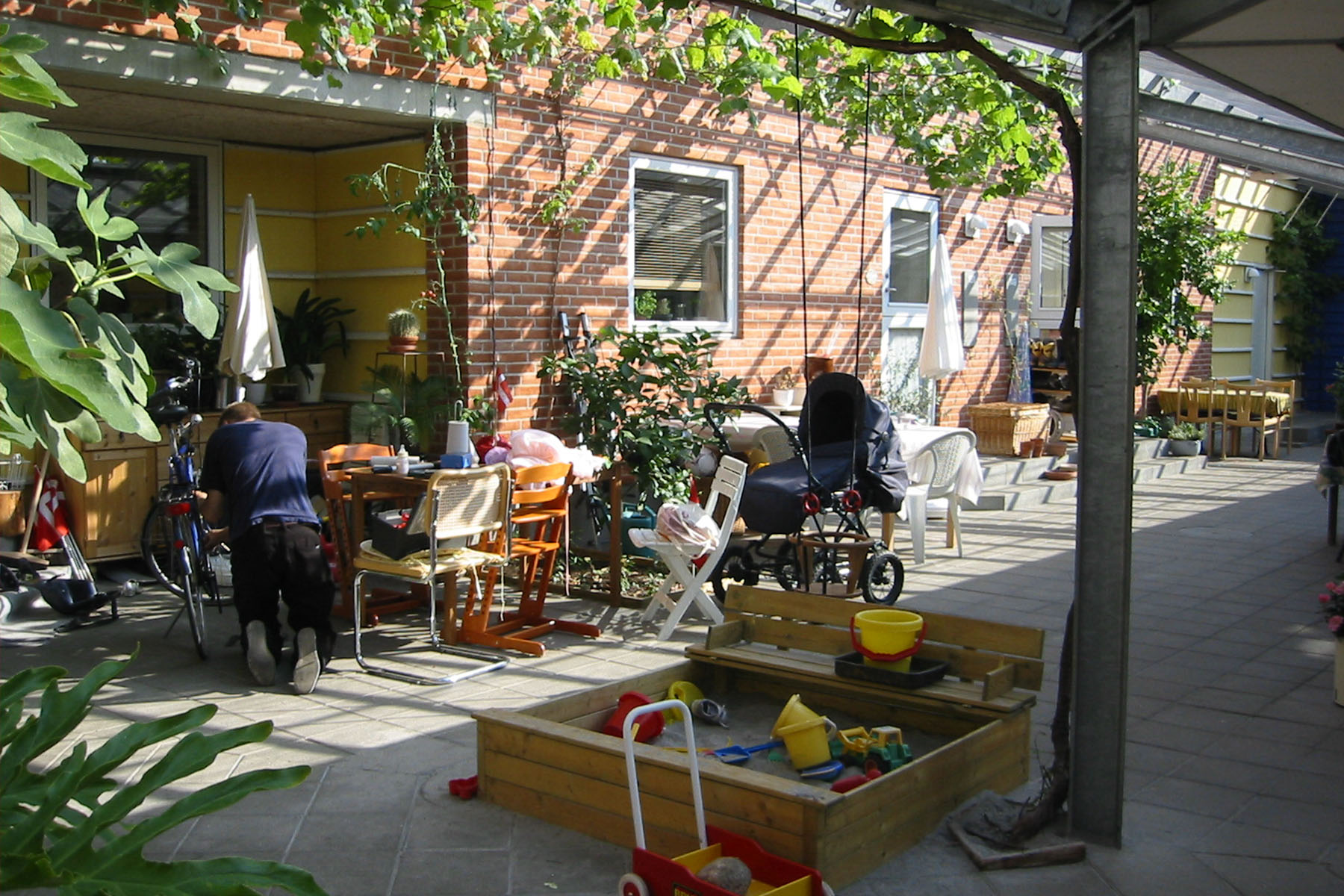   Kilen Cohousing  in Birkerød, DK. Designed by Jan Gudmand Hoyer 