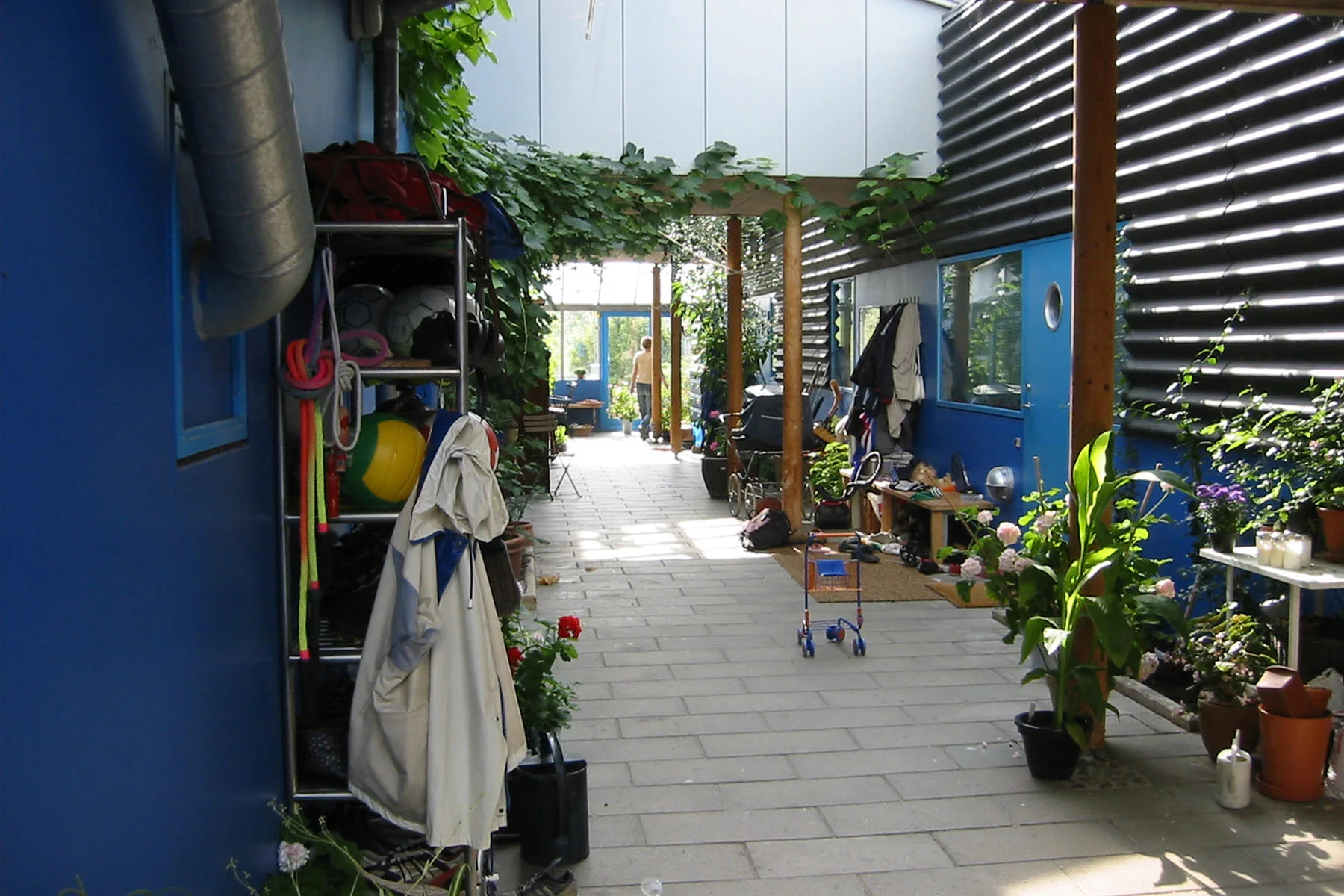 Community Street: Life in the Street - Cohousing Pattern #8 — Schemata ...
