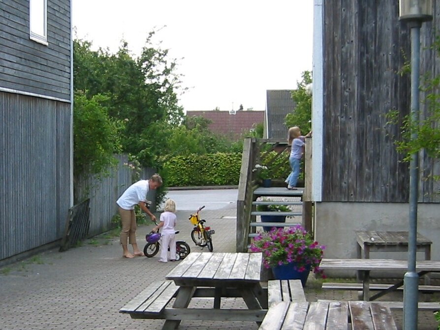 Location facilitates easy drop in at Kæphøj Common House (top of stairs)