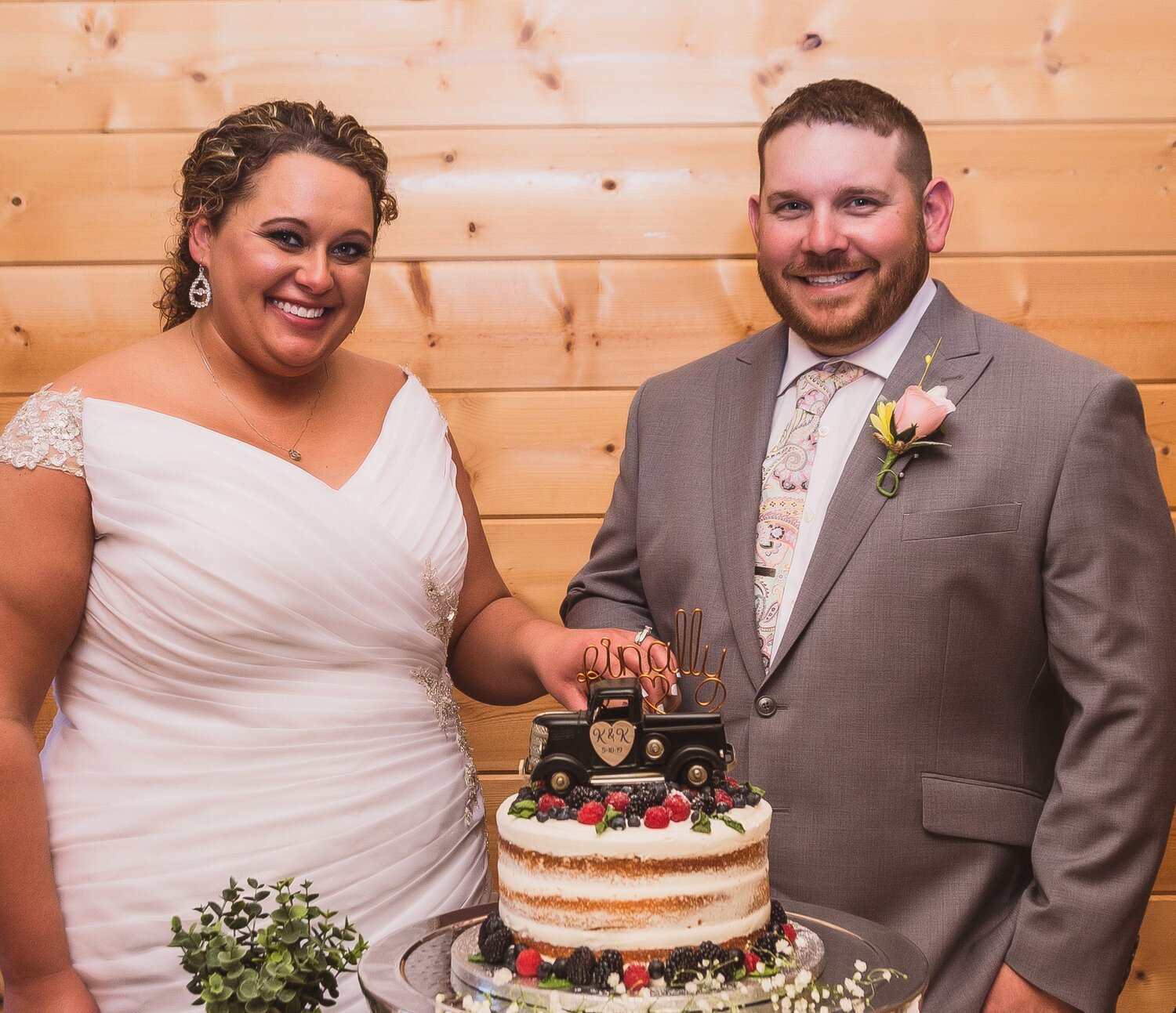 Elopements In Pigeon Forge For Bride And Groom Only Flower