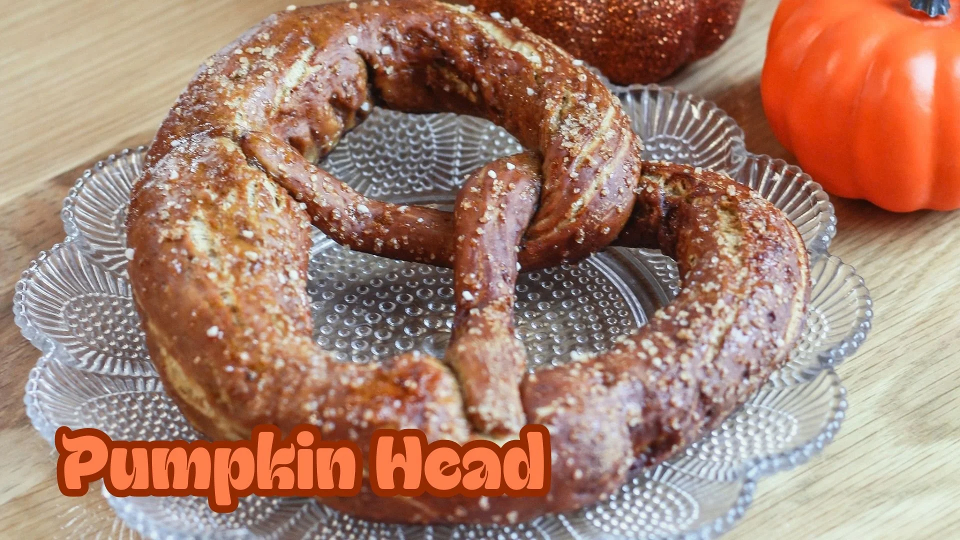 We're wrapping up October with a cozy fall favorite! 🧡

Our Pumpkin Head Pretzel is made by mixing real pumpkin pur&eacute;e and a variety of warm spices right into our dough, then topping it with sugar in the raw before baking for the perfect sweet