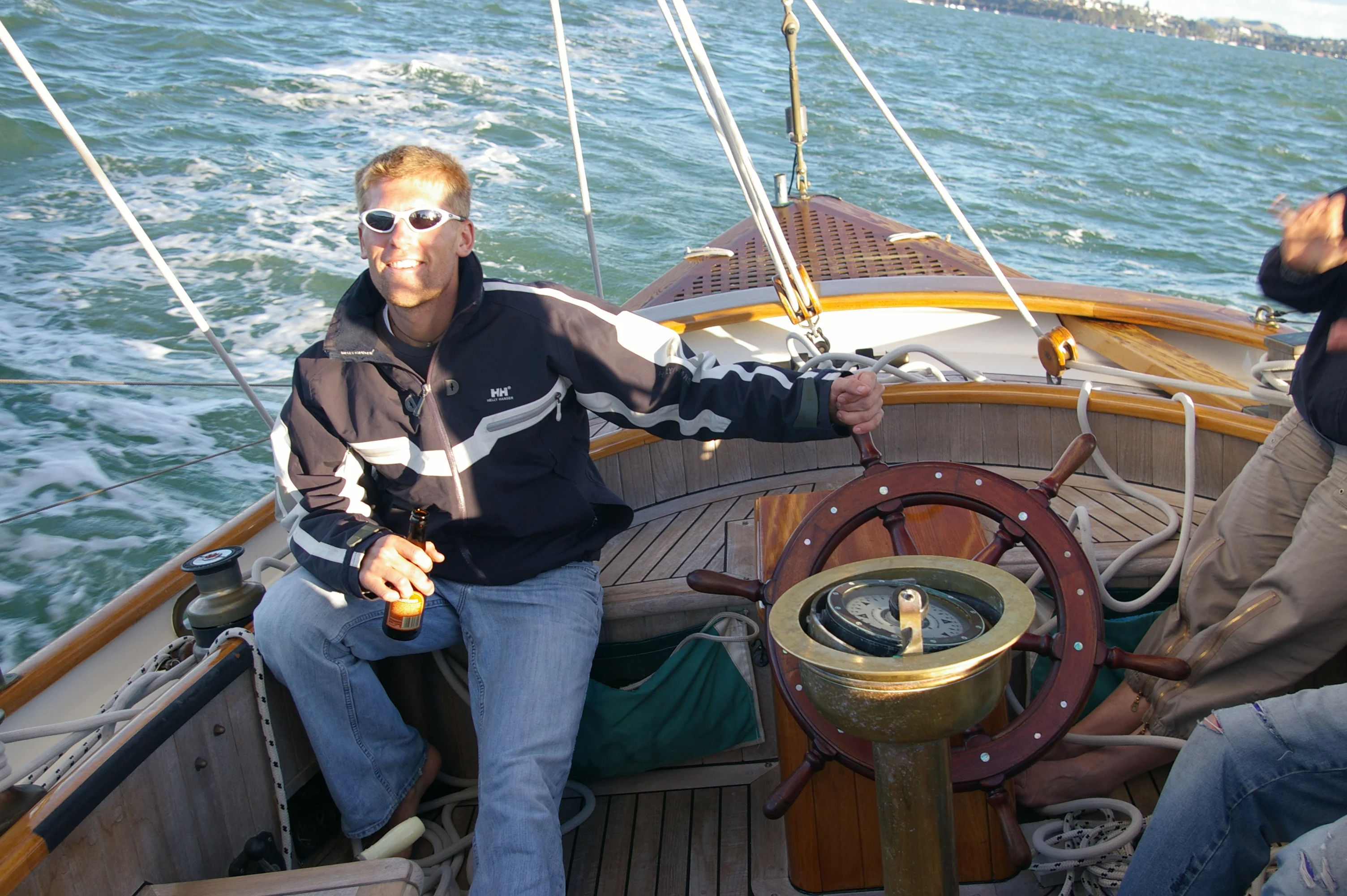 How to go offshore sailing