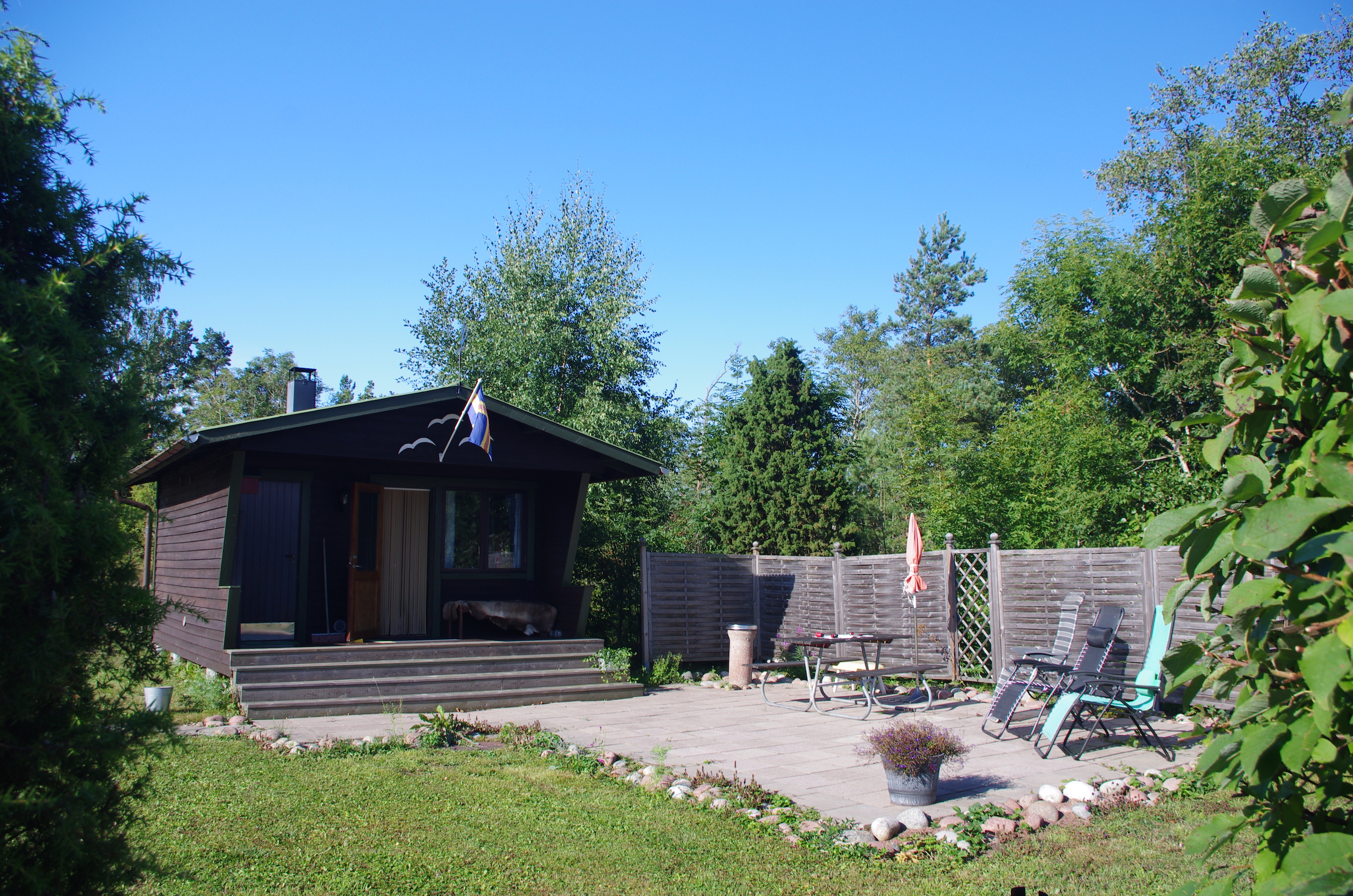 The guest cottage at Tryggve and Lotta's (Johanna's parents) summer property in Åland. It had bunk beds...and a sauna. Mia and I took full advantage!