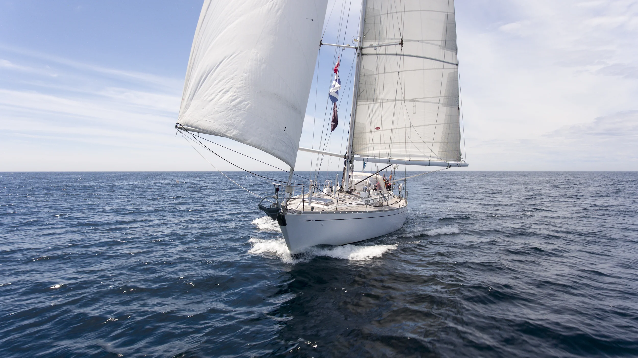 19.06.18_Wing on Wing Bow_2500.jpg