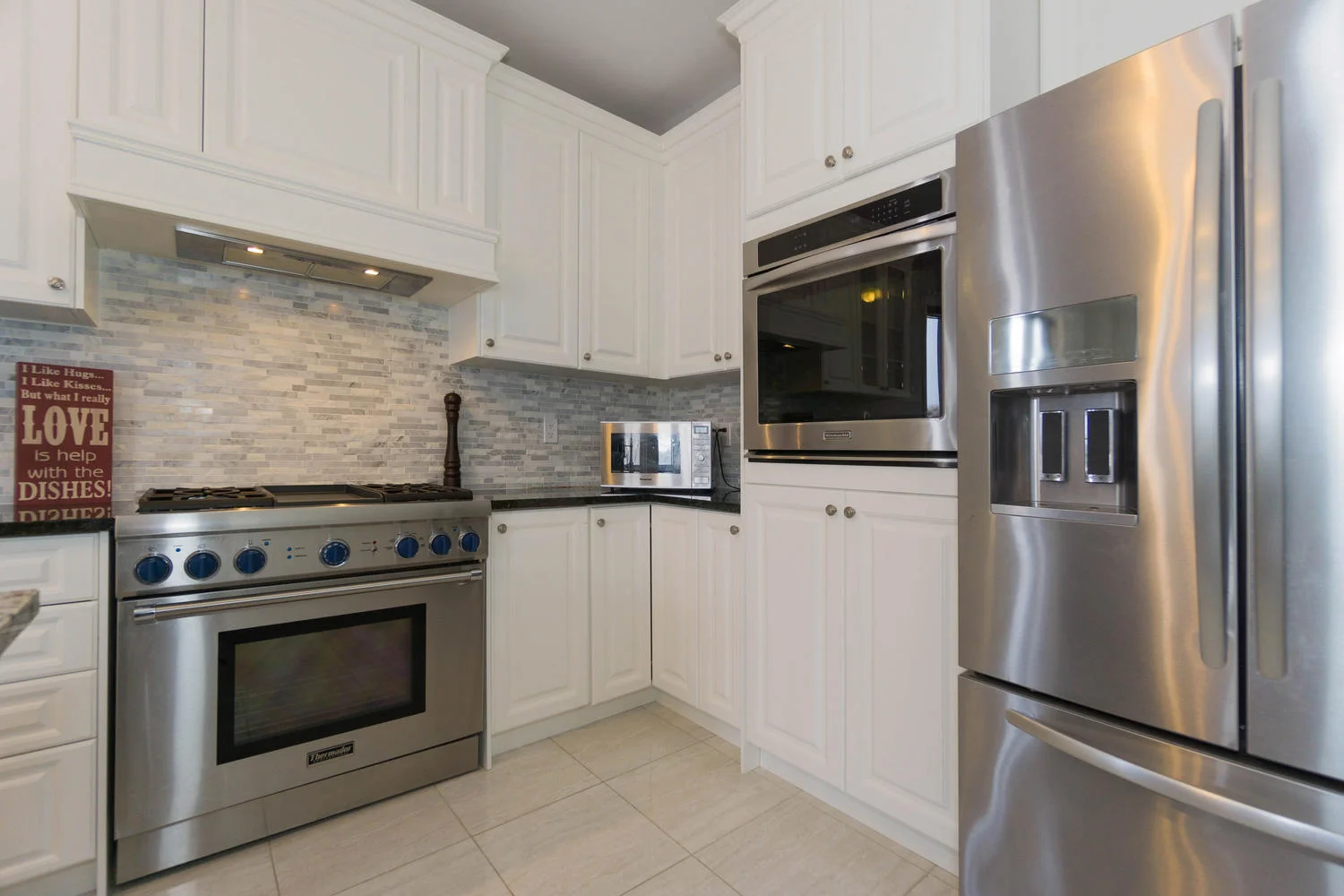 12 Rivoli Drive-large-019-28-Kitchen-1500x1000-72dpi.jpg