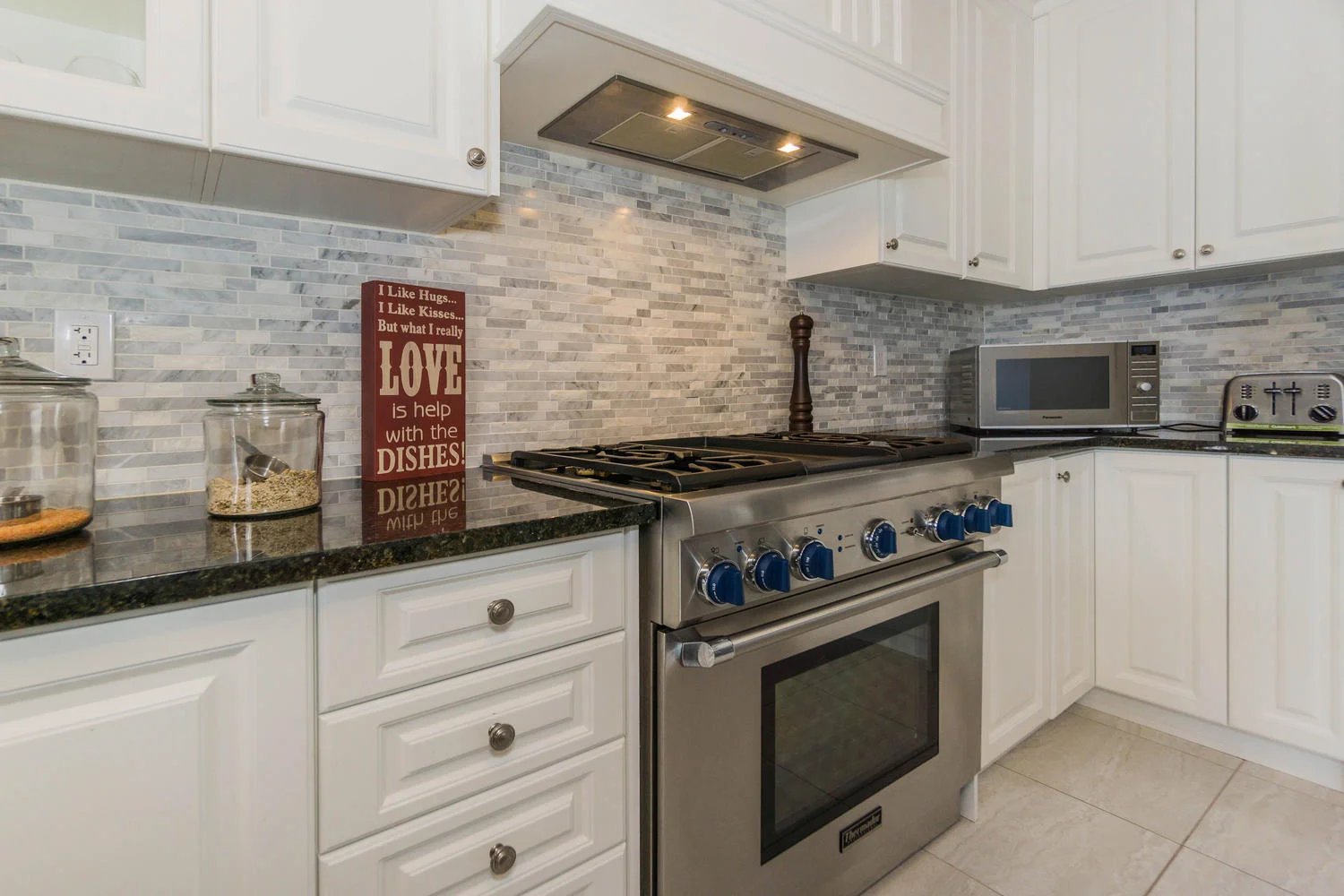 12 Rivoli Drive-large-021-11-Kitchen-1500x1000-72dpi.jpg