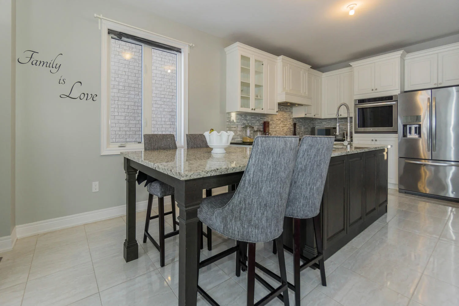 12 Rivoli Drive-large-022-35-Breakfast Area-1500x1000-72dpi.jpg