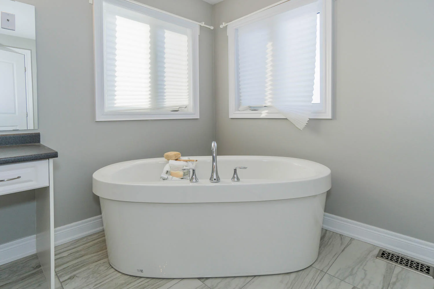 12 Rivoli Drive-large-037-25-Master Bedroom Ensuite-1500x1000-72dpi.jpg