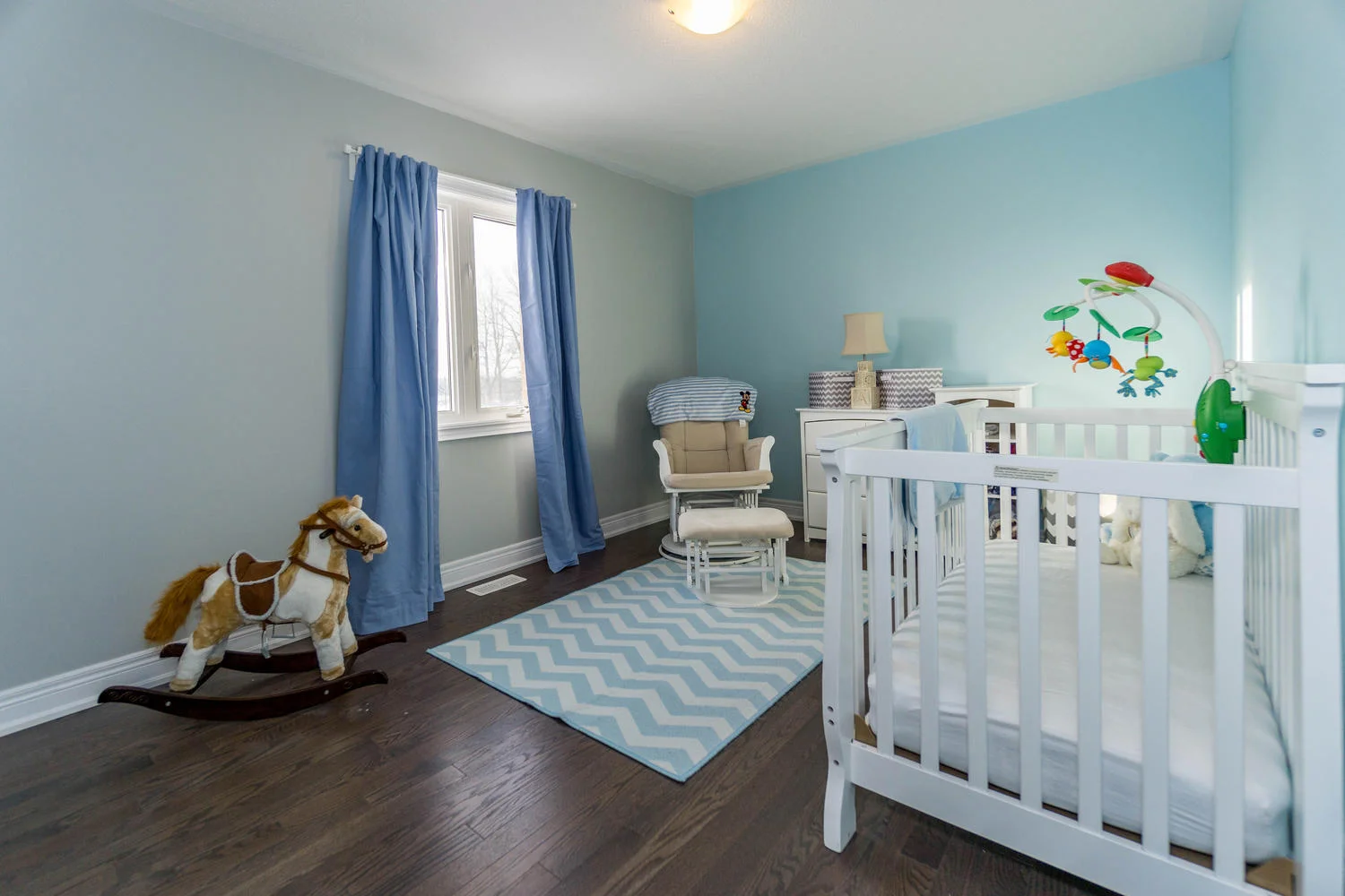12 Rivoli Drive-large-042-61-Bedroom-1500x1000-72dpi.jpg