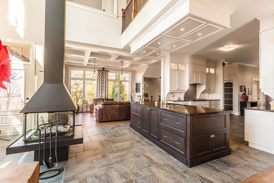 Tranquil Modernity in Bromont Heights 