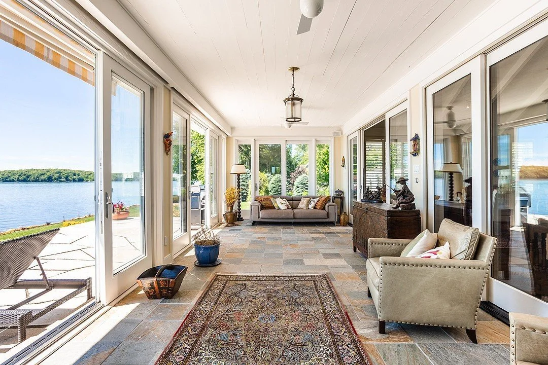 Florida-Style Waterfront, Saint-Placide 