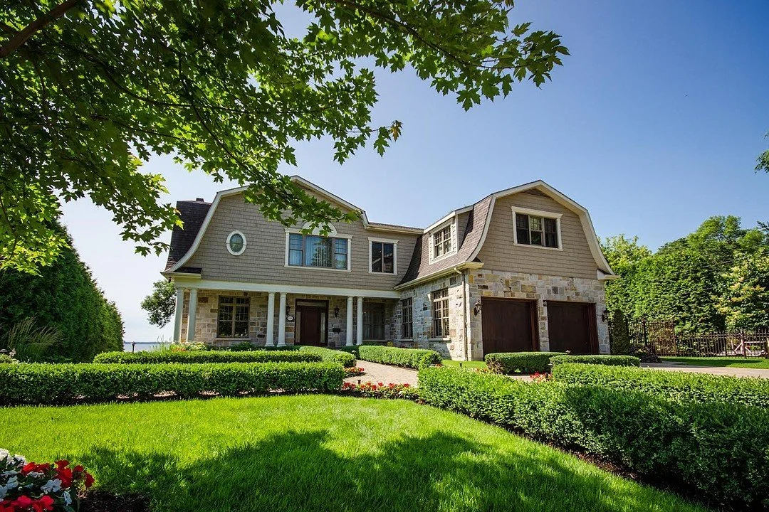 Grand Custom Build, Beaconsfield