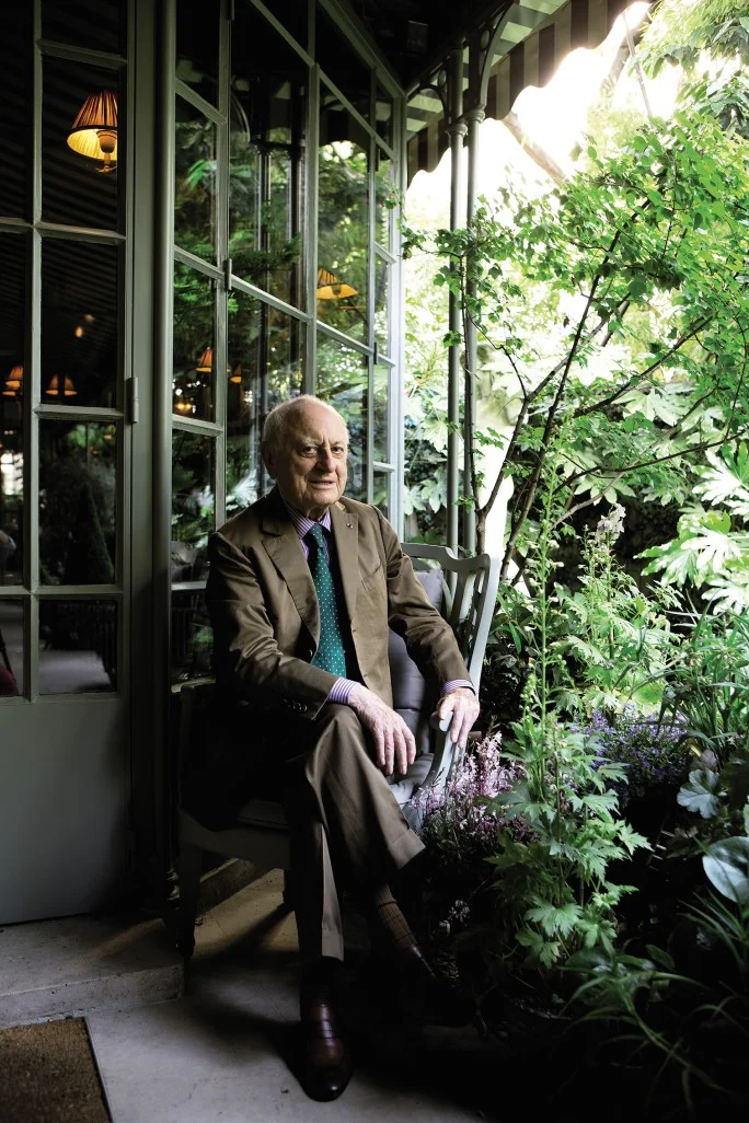 BERGÉ OUTSIDE HIS PARIS PROPERTY