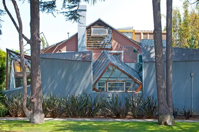 dam-images-architecture-2014-10-gehry-architecture-best-frank-gehry-architecture-02-gehry-house-santa-monica.jpg