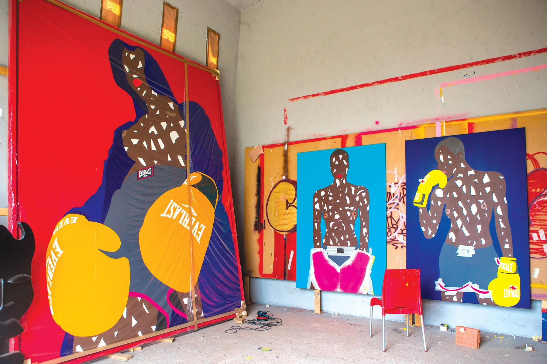 Bold paintings of women from French contemporary artist, Fenx, were a part of his A en rougir! collection