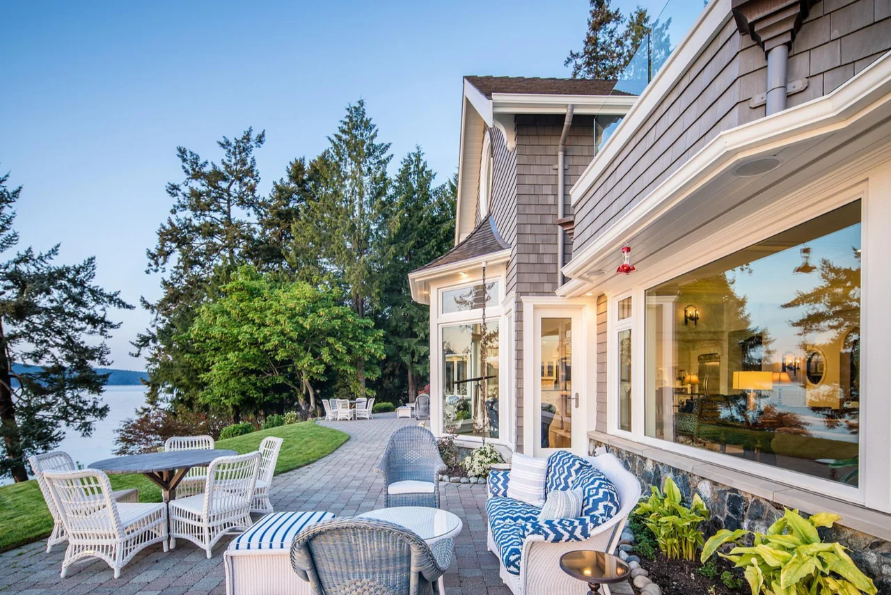 528 &amp; 538 Land’s End Road, Victoria, British Columbia