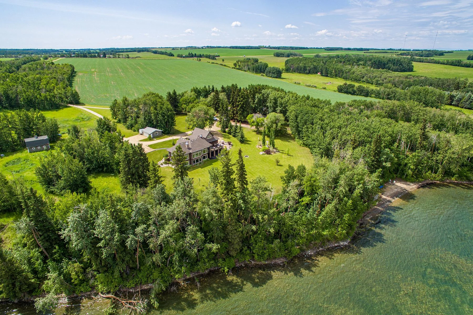 2210B_township_road_392_rural_lacombe_country_alberta_sothebys_realty_canada.jpg