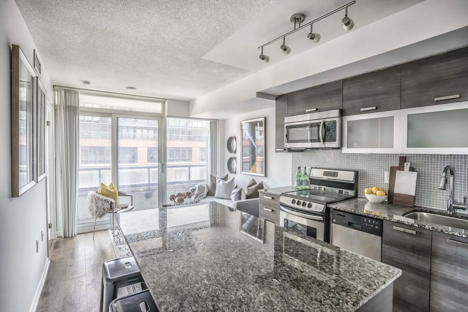 36Lisgar503E-19-Web.jpg