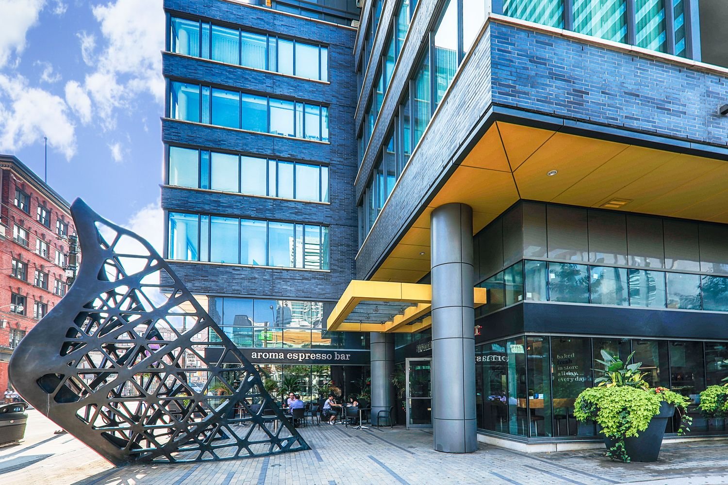 Suite 2008 - 8 Charlotte Street, Toronto