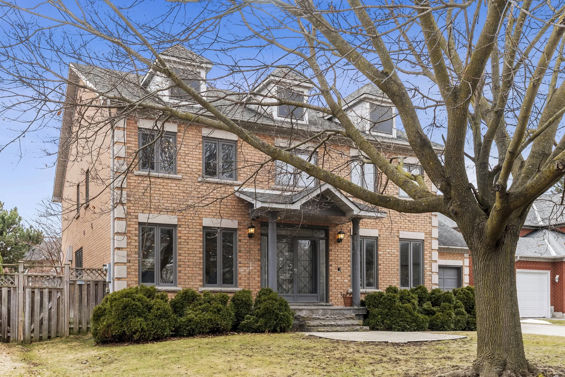 16 Eastgate Crescent, Richmond Hill
