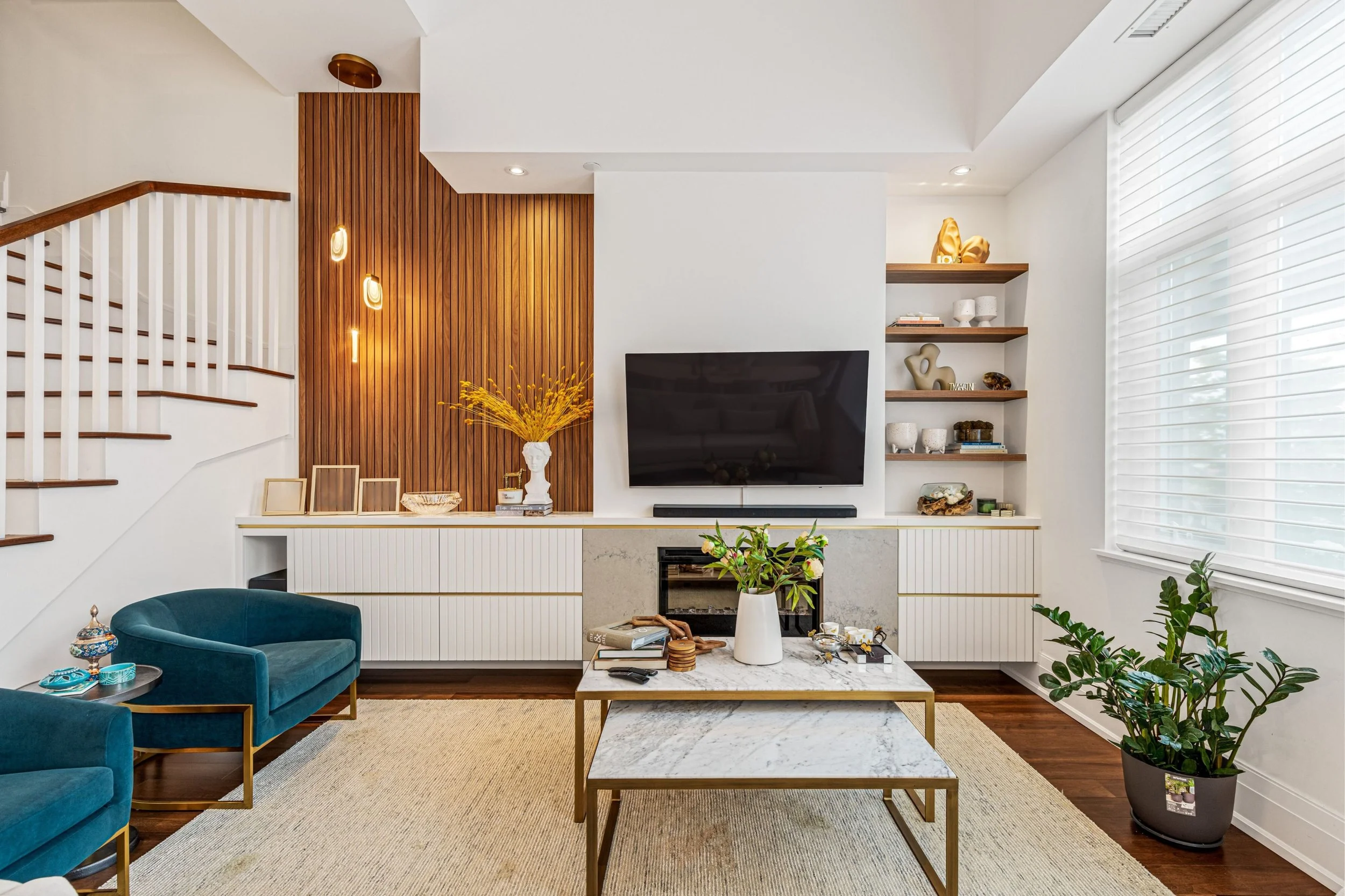 TH105 - 25 Malcolm Road Toronto
