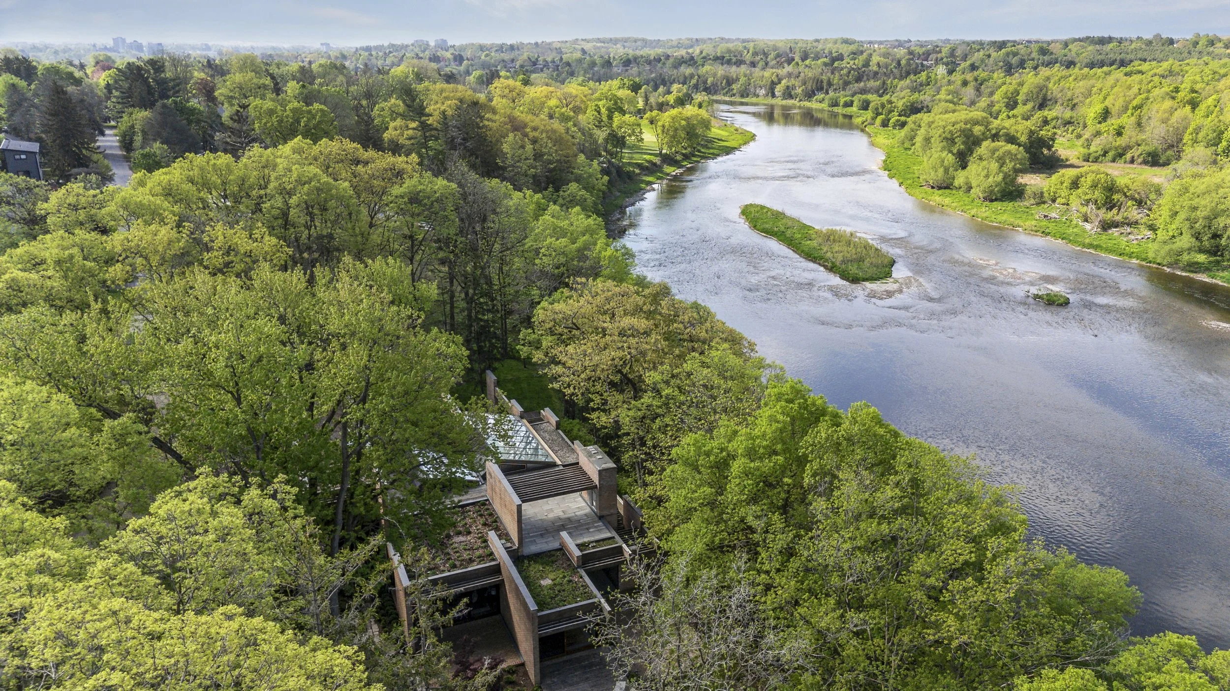 Hilborn House by Arthur Erickson, above the Grand River in Cambridge, Ontario