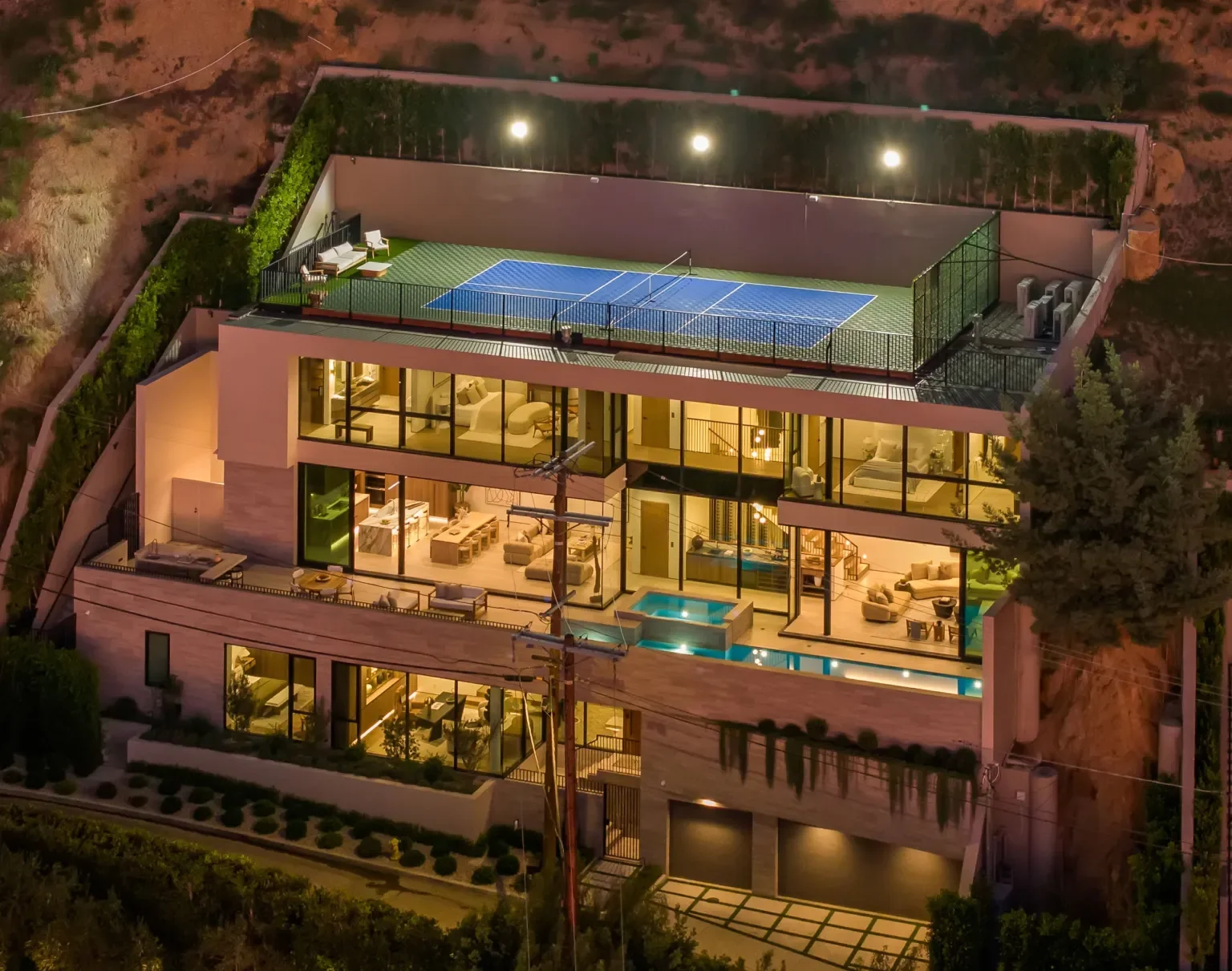 Inside a Contemporary Haven in the Hollywood Hills