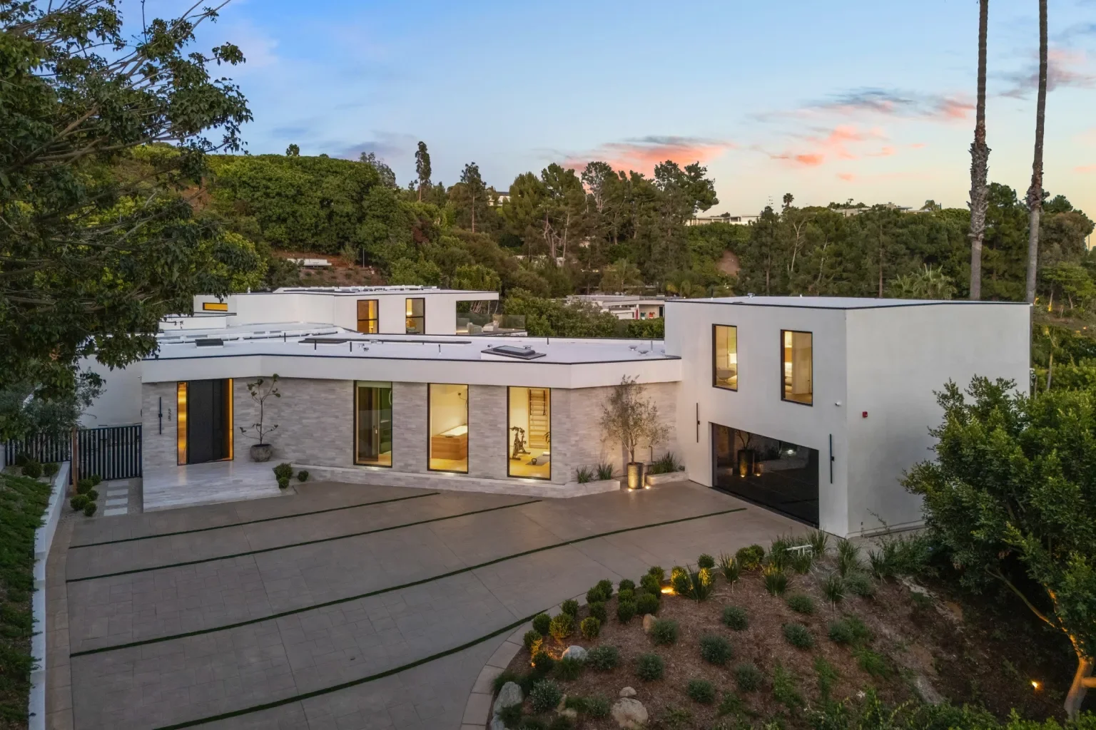 Inside a Beverly Hills Aerie with Dazzling Views