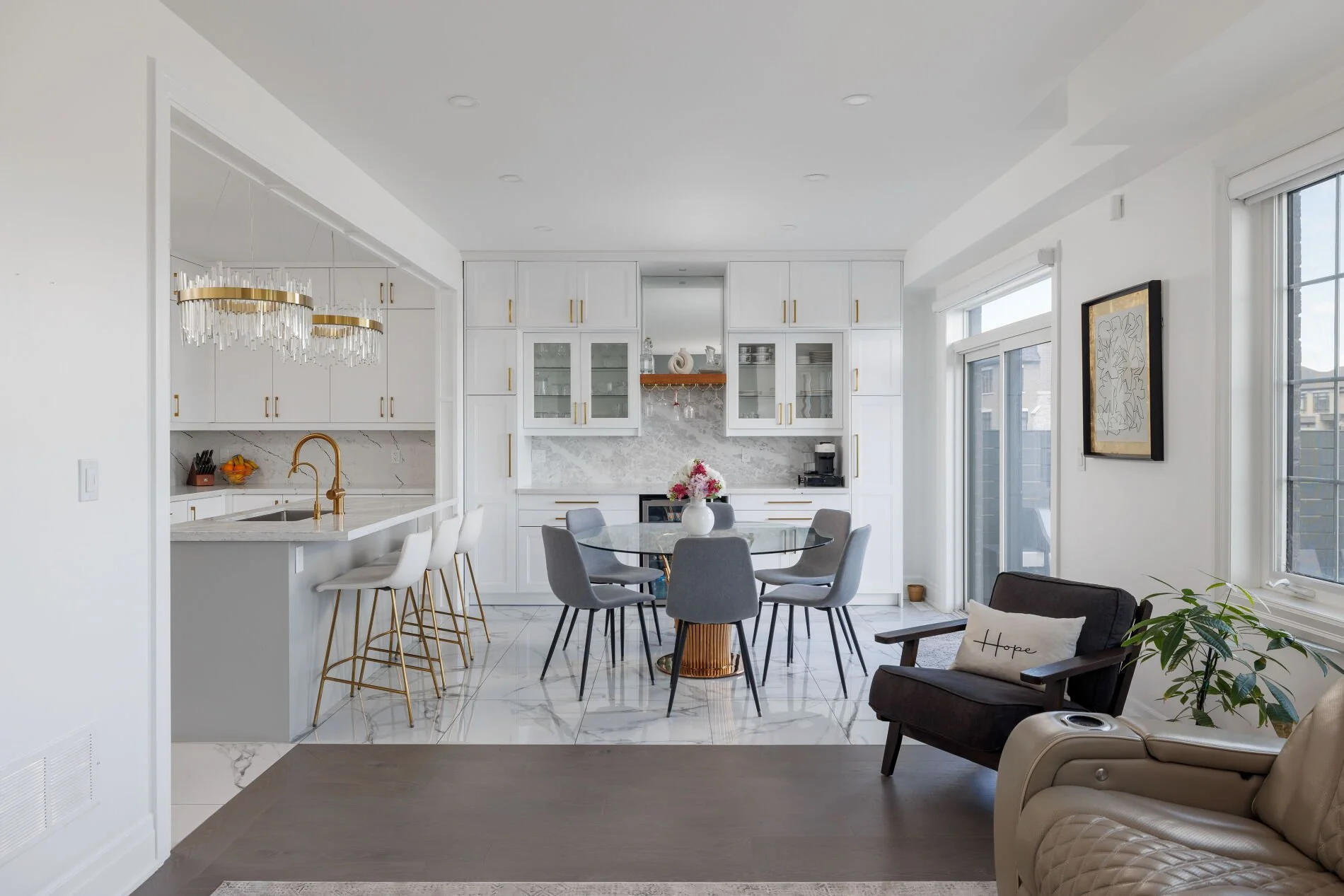 030-1900x-photo.jpg