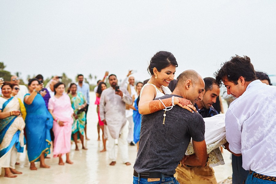 We hope you will enjoy this beautiful destination wedding at Southern Palms, Diani Beach featuring this gorgeous Ismaili muslim marriage ceremony in Kenyan Coast…