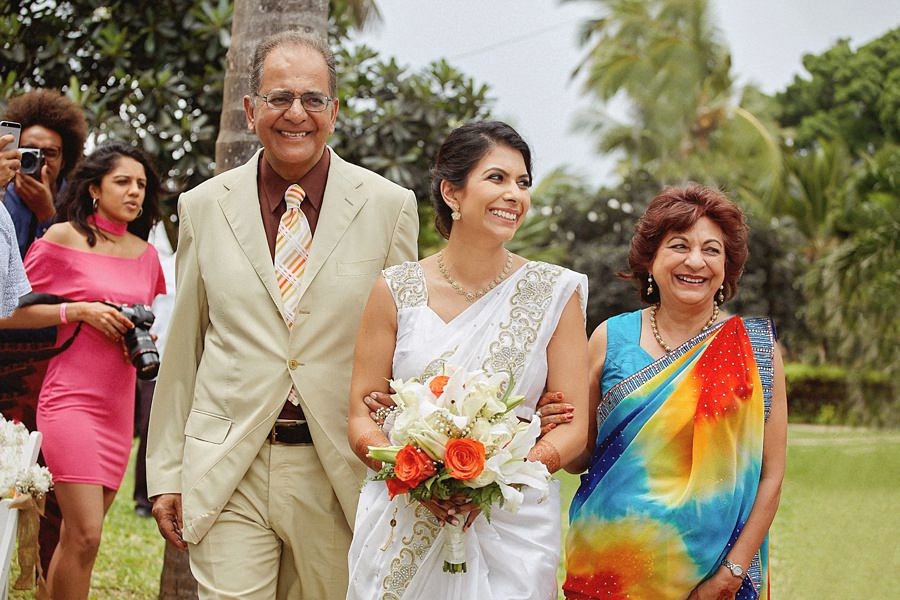 We hope you will enjoy this beautiful destination wedding at Southern Palms, Diani Beach featuring this gorgeous Ismaili muslim marriage ceremony in Kenyan Coast…